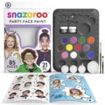 Snazaroo ansigtsmalingsæt med 20 dele og inspirationshæfte for børn.